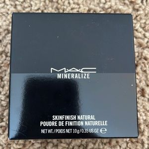 Mac Mineralize Skinfinish Natural in color Medium